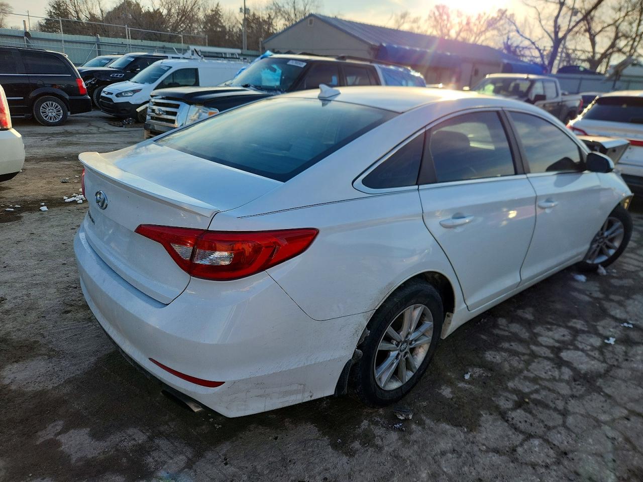 2015 HYUNDAI SONATA SE photo 5