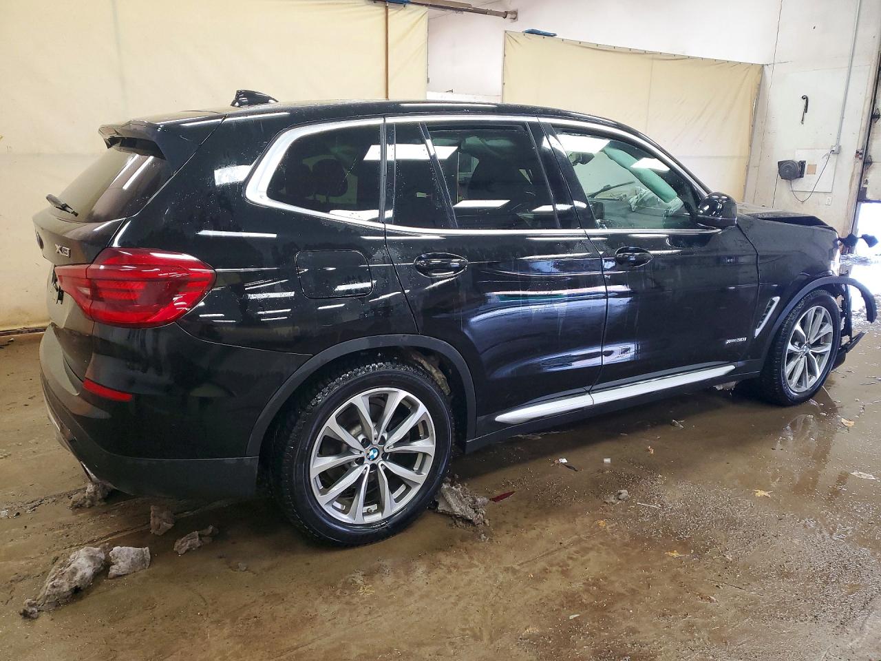 2018 BMW X3 XDRIVE30I photo 3