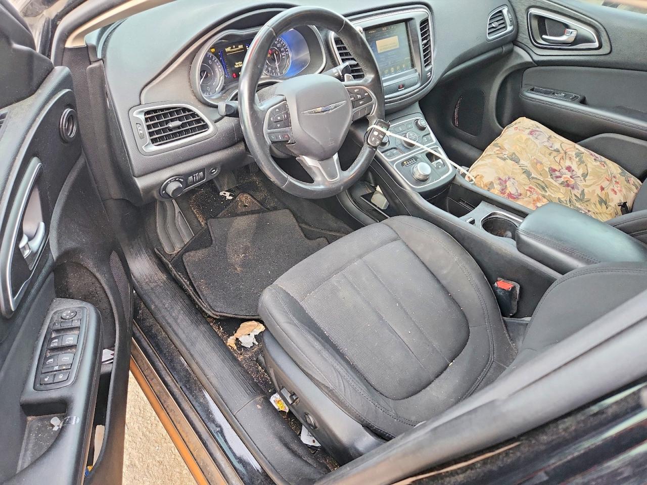 2016 CHRYSLER 200 LIMITED photo 8