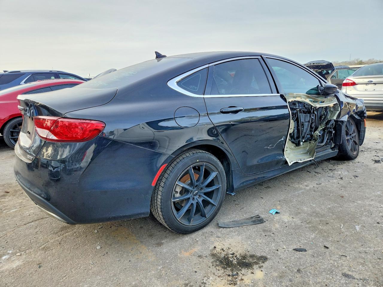 2016 CHRYSLER 200 LIMITED photo 3