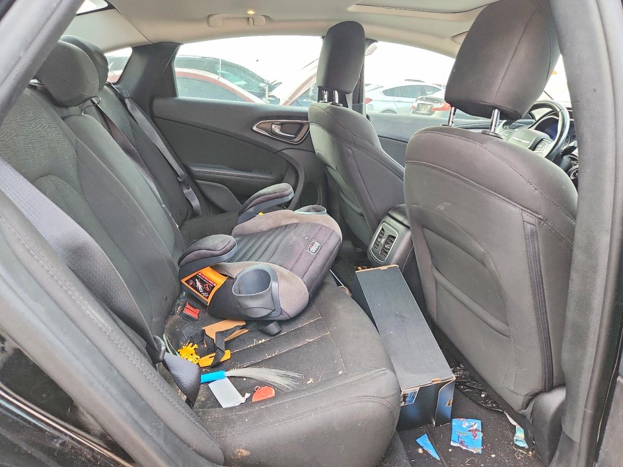 2016 CHRYSLER 200 LIMITED photo 10