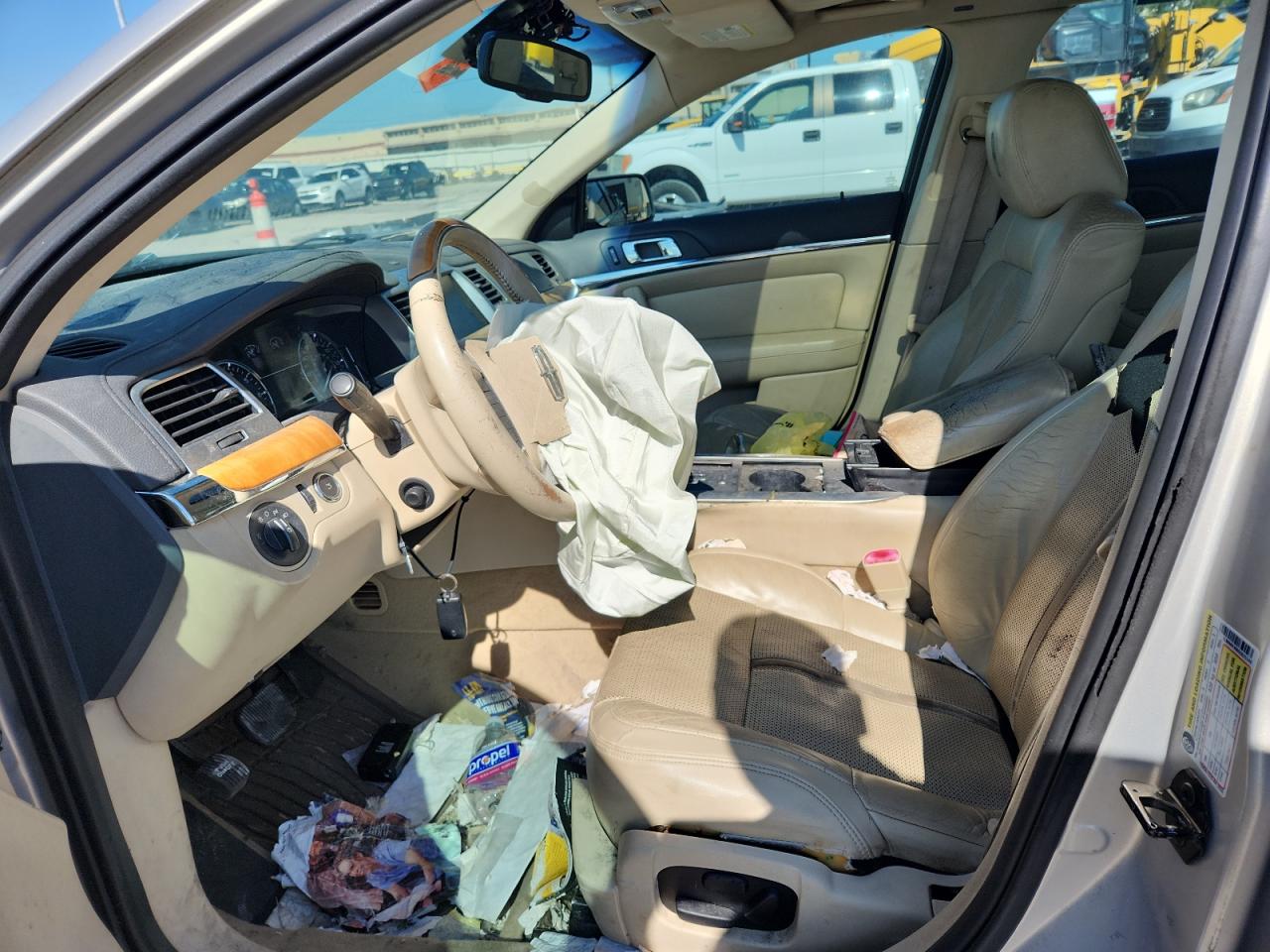 2009 LINCOLN MKS photo 7