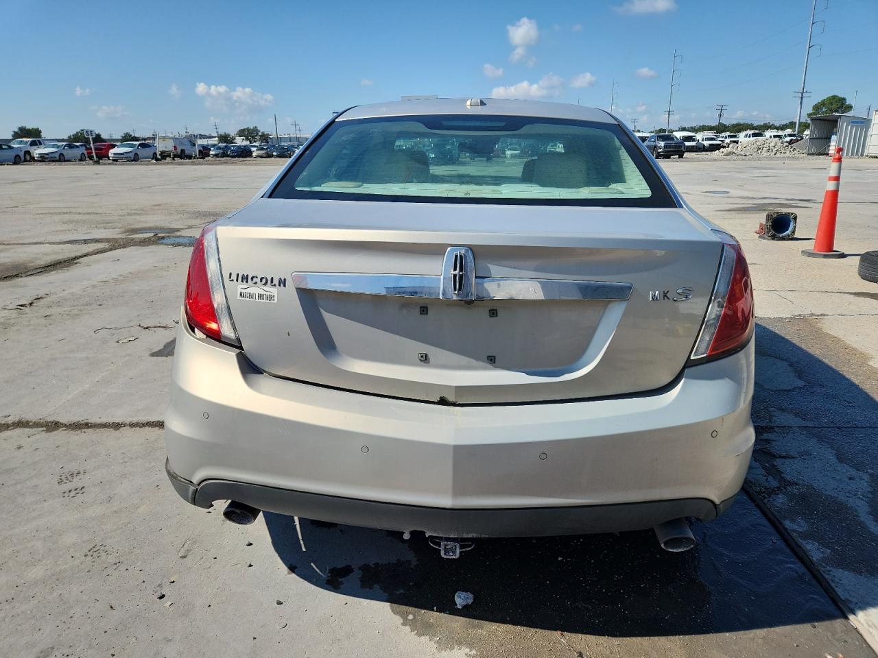 2009 LINCOLN MKS photo 6