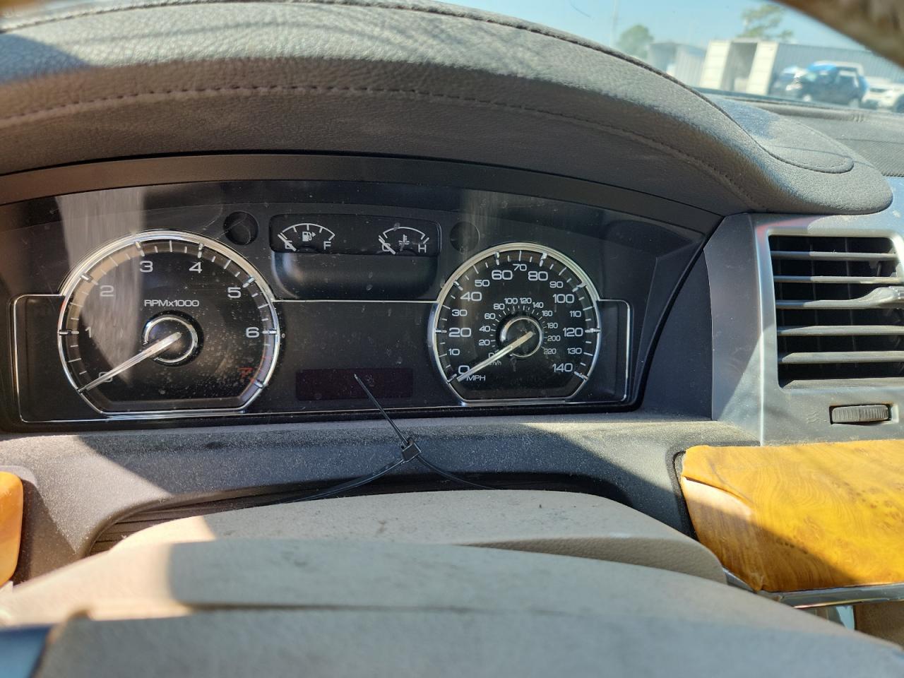 2009 LINCOLN MKS photo 9