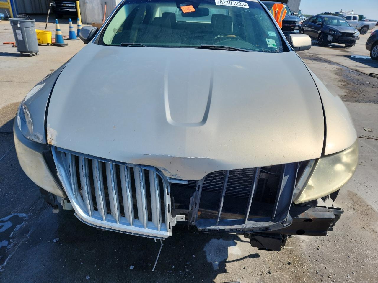2009 LINCOLN MKS photo 11