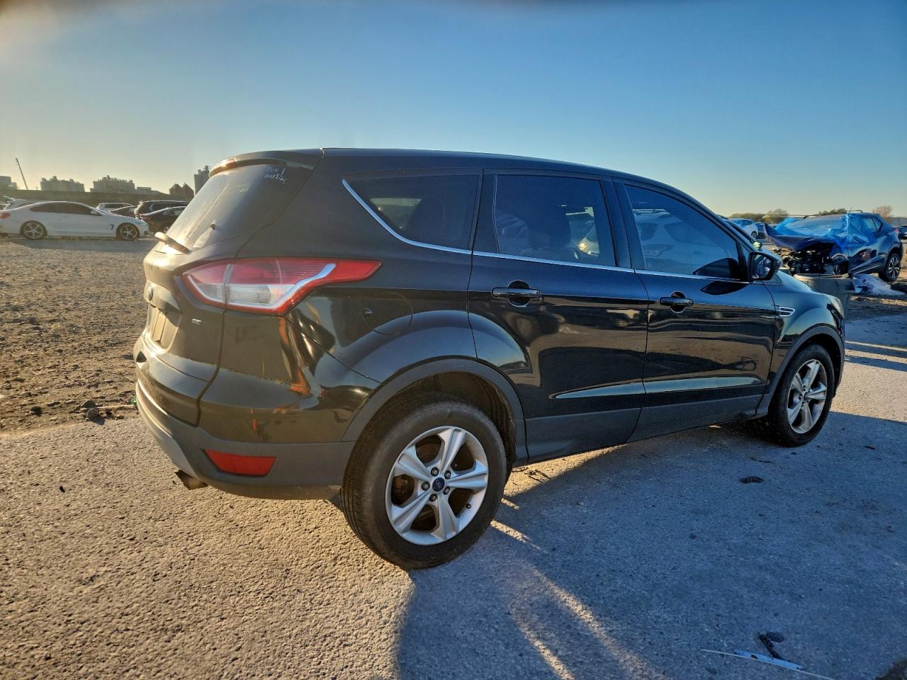 2015 FORD ESCAPE SE photo 5