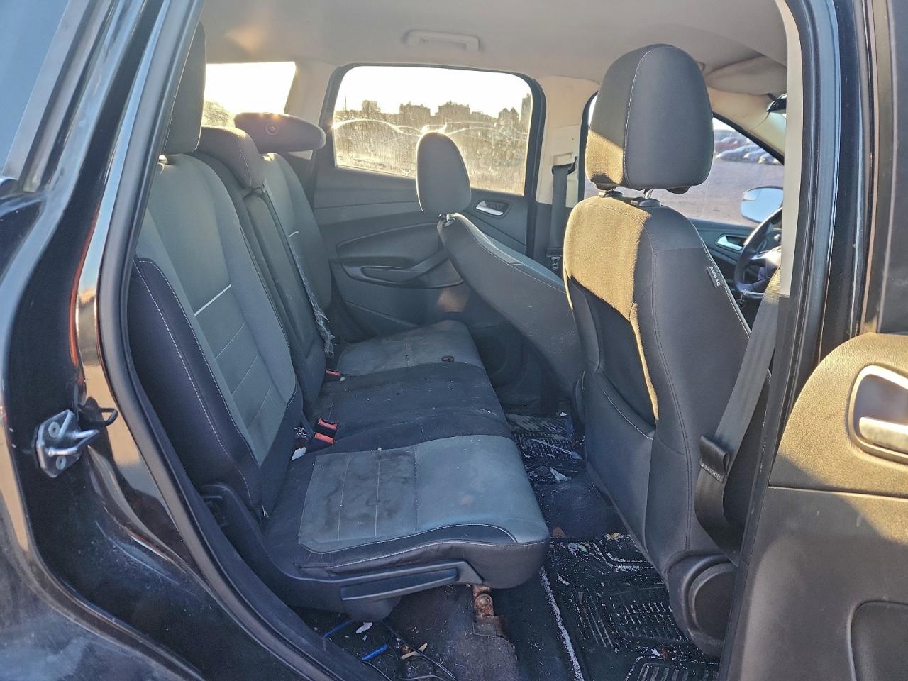 2015 FORD ESCAPE SE photo 21