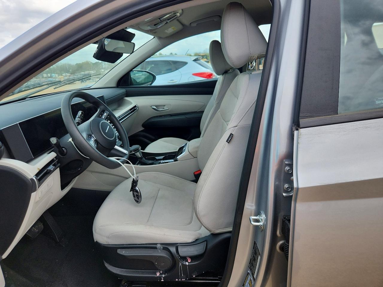 2026 HYUNDAI TUCSON SE photo 19