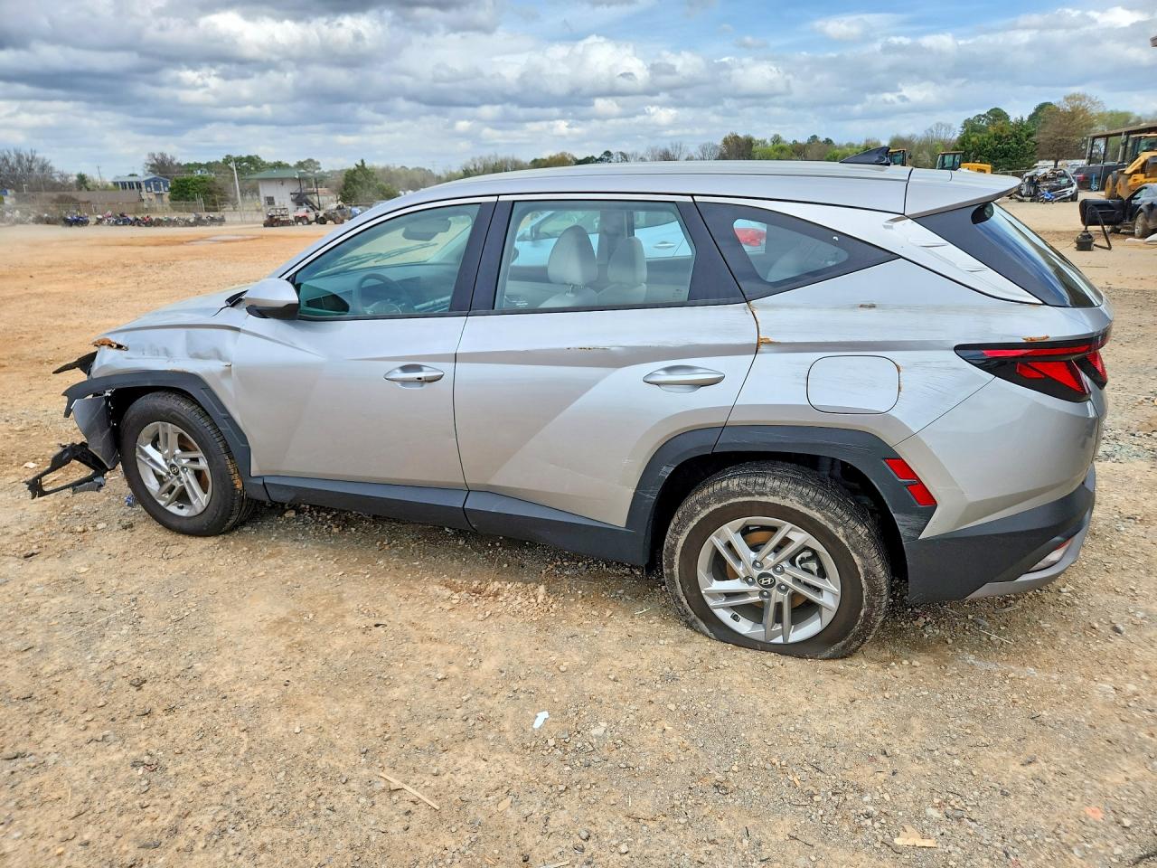 2026 HYUNDAI TUCSON SE photo 4