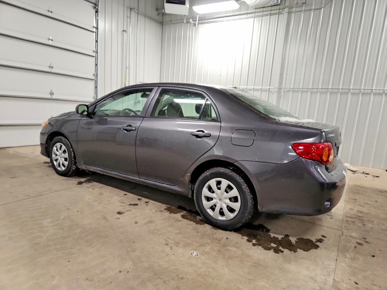 2010 TOYOTA COROLLA BASE photo 3