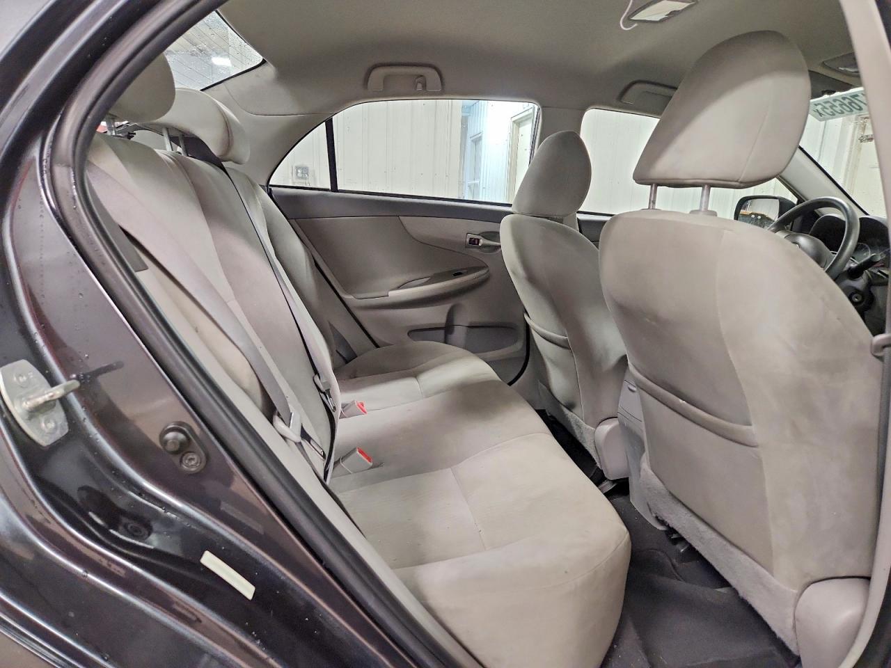 2010 TOYOTA COROLLA BASE photo 19