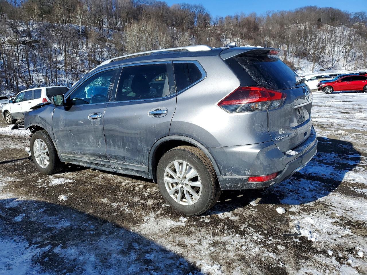 2018 NISSAN ROGUE SV photo 4
