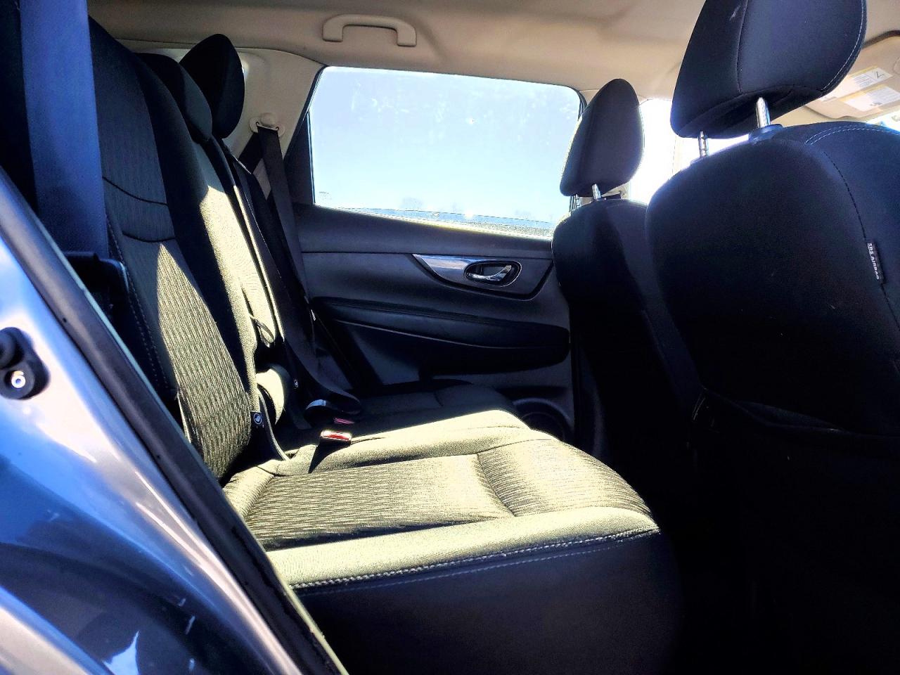 2018 NISSAN ROGUE SV photo 31