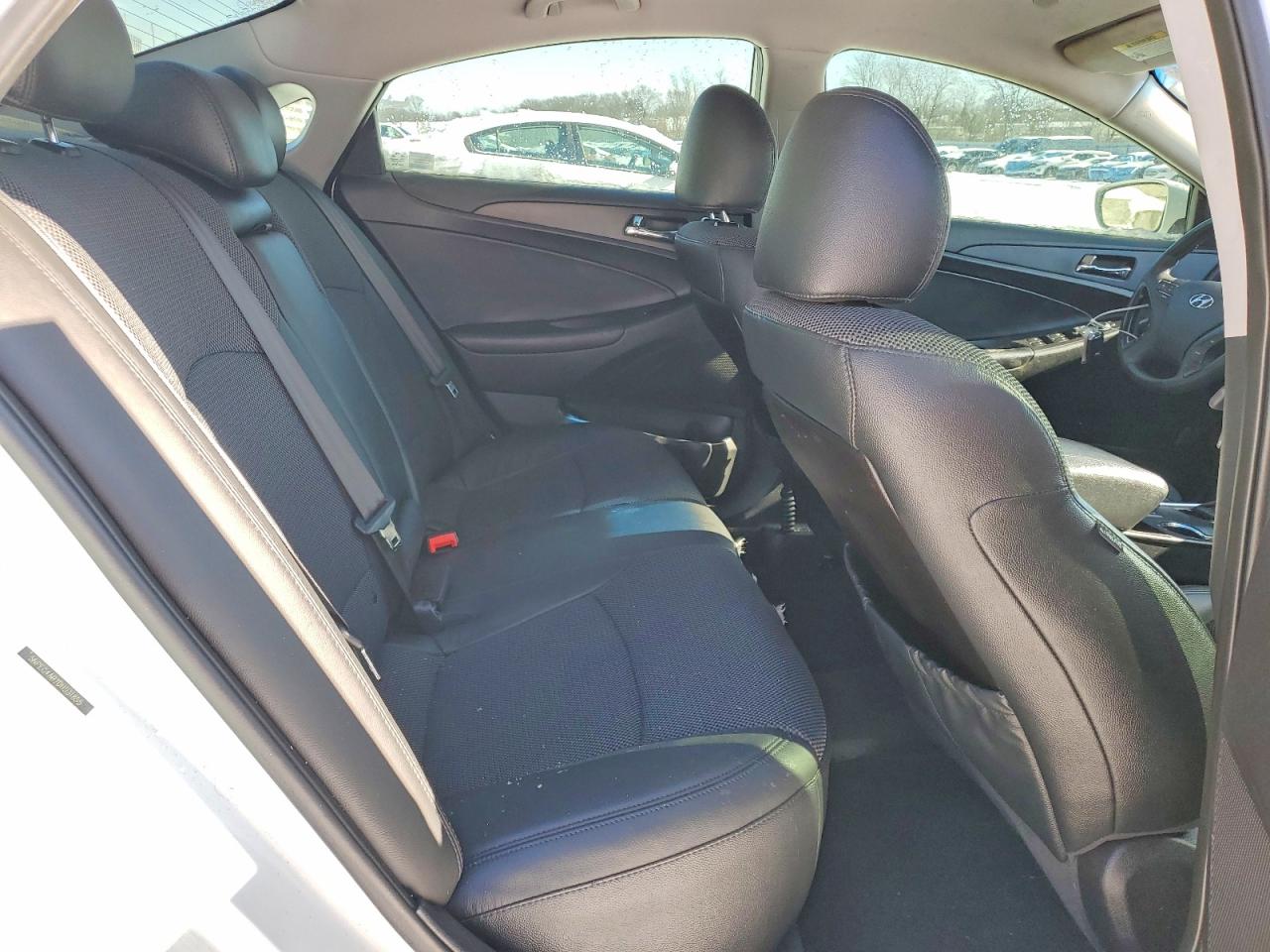 2013 HYUNDAI SONATA SE photo 10