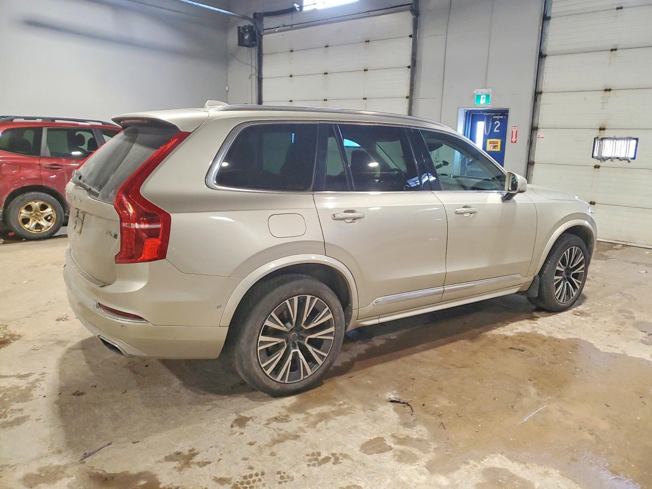 2016 VOLVO XC90 T6 photo 3