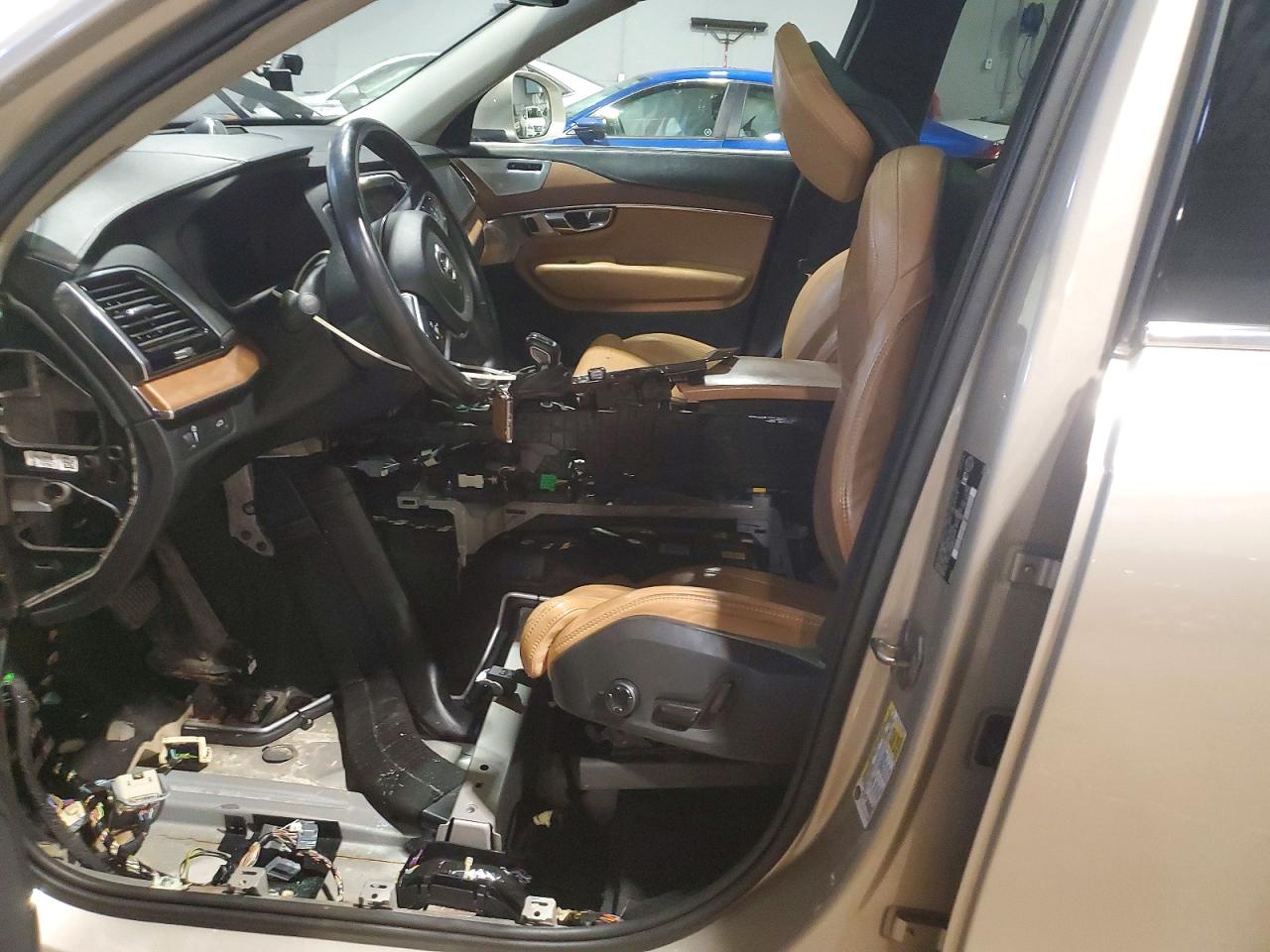2016 VOLVO XC90 T6 photo 7