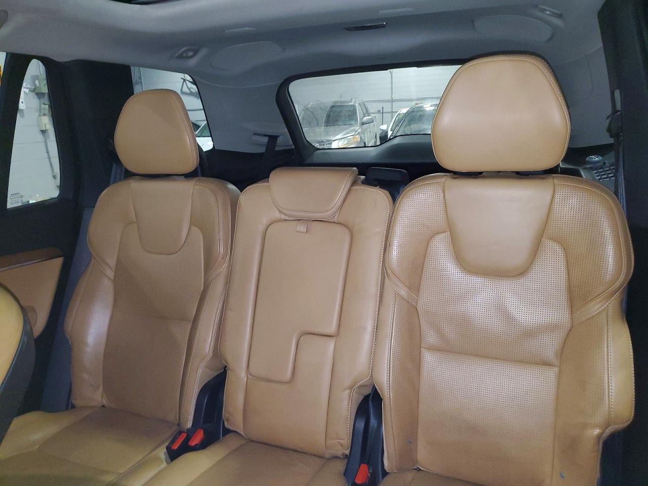 2016 VOLVO XC90 T6 photo 10