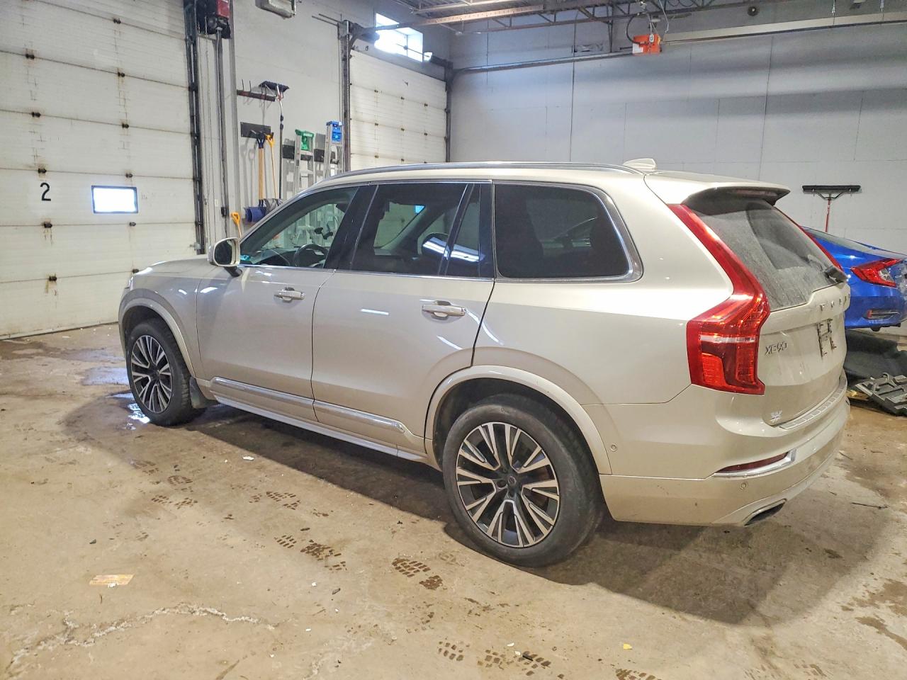 2016 VOLVO XC90 T6 photo 2