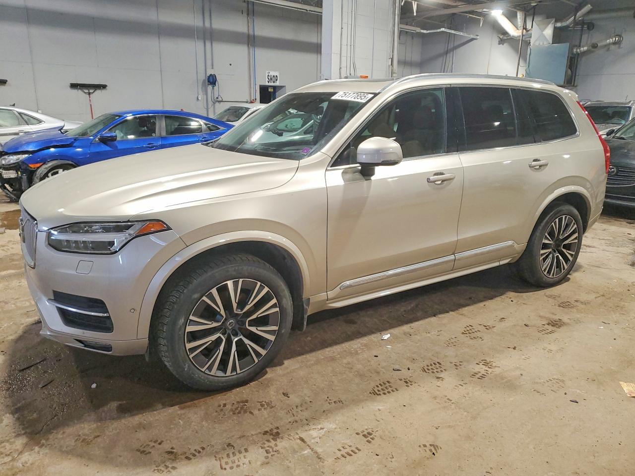 2016 VOLVO XC90