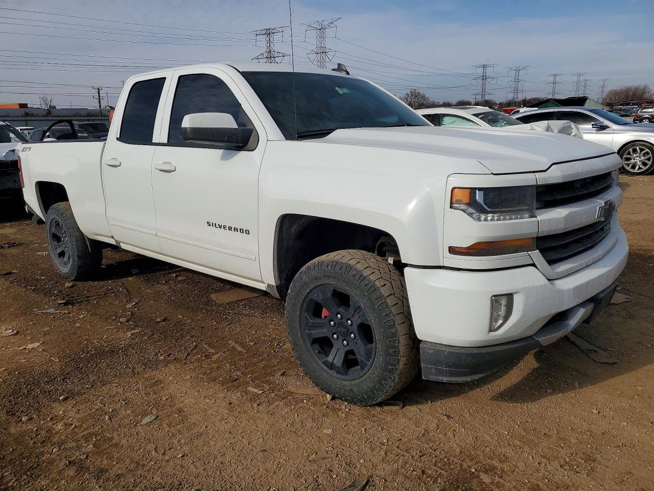 2016 CHEVROLET SILVERADO K1500 LT photo 4