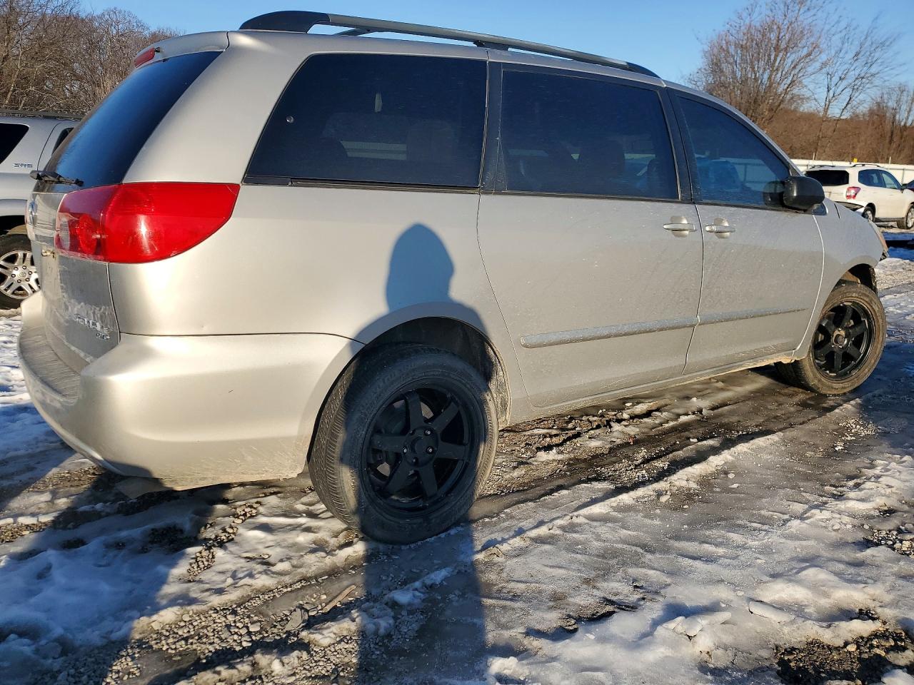 2006 TOYOTA SIENNA photo 5