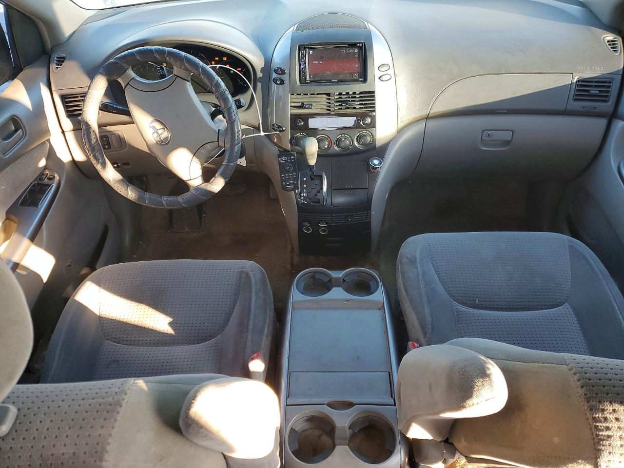 2006 TOYOTA SIENNA photo 15