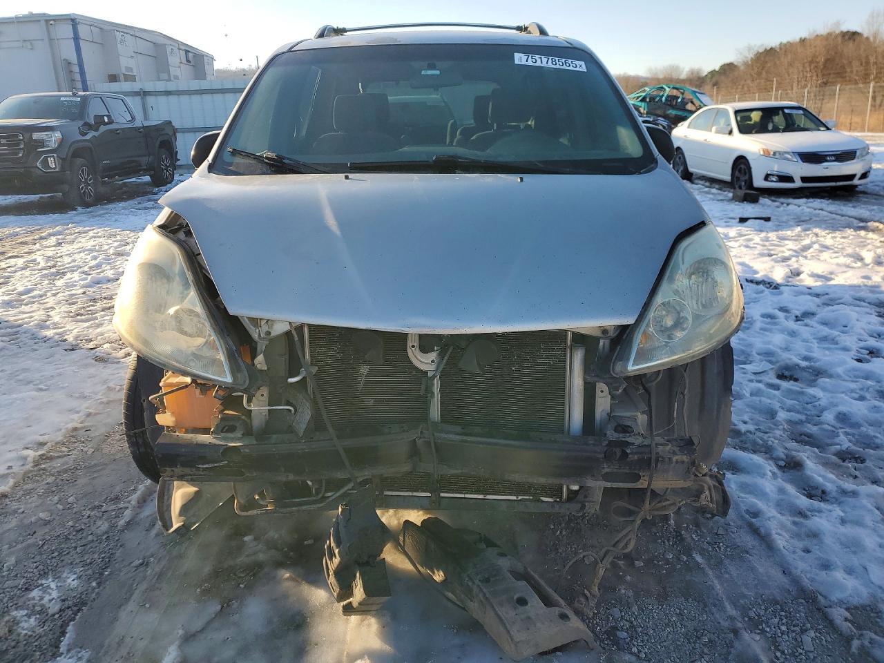 2006 TOYOTA SIENNA photo 9
