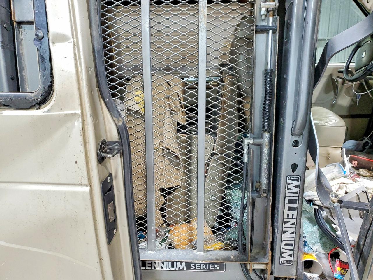 2008 FORD ECONOLINE E250 VAN photo 11