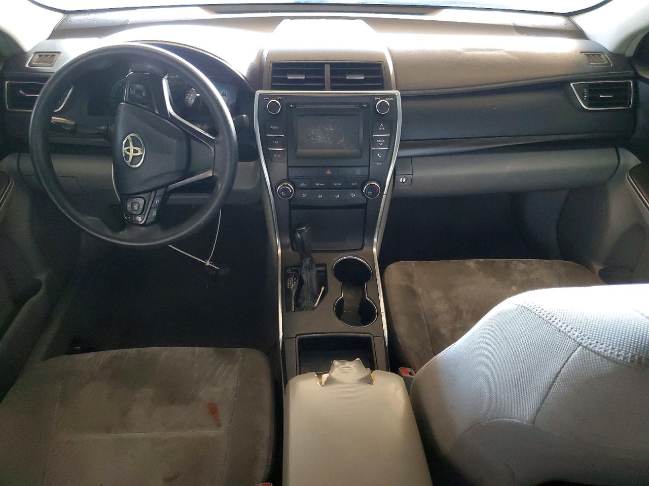 2015 TOYOTA CAMRY LE photo 8