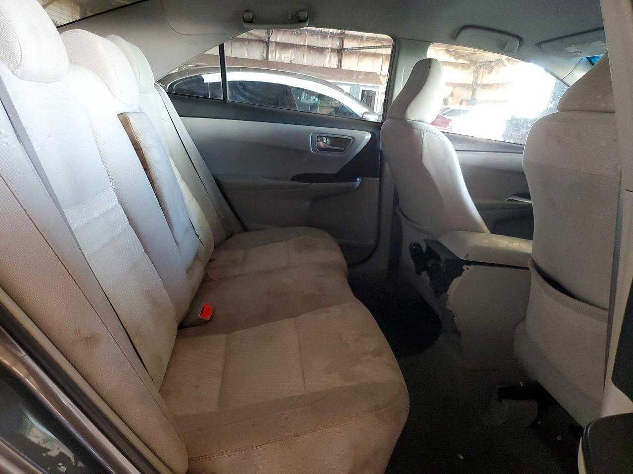 2015 TOYOTA CAMRY LE photo 10