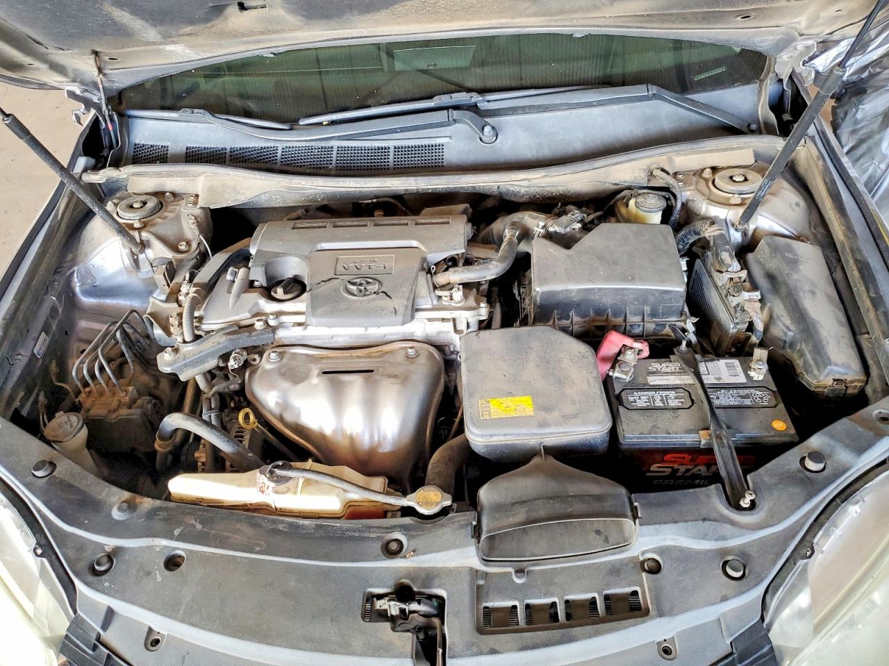 2015 TOYOTA CAMRY LE photo 11