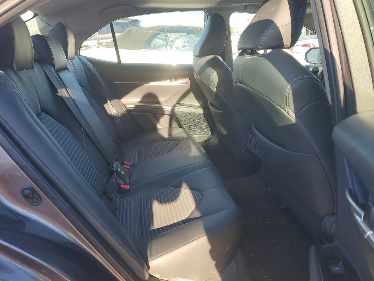 2019 TOYOTA CAMRY photo 10