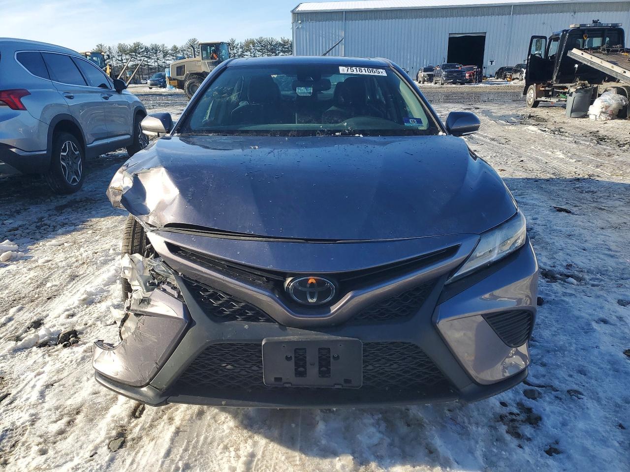 2019 TOYOTA CAMRY photo 5