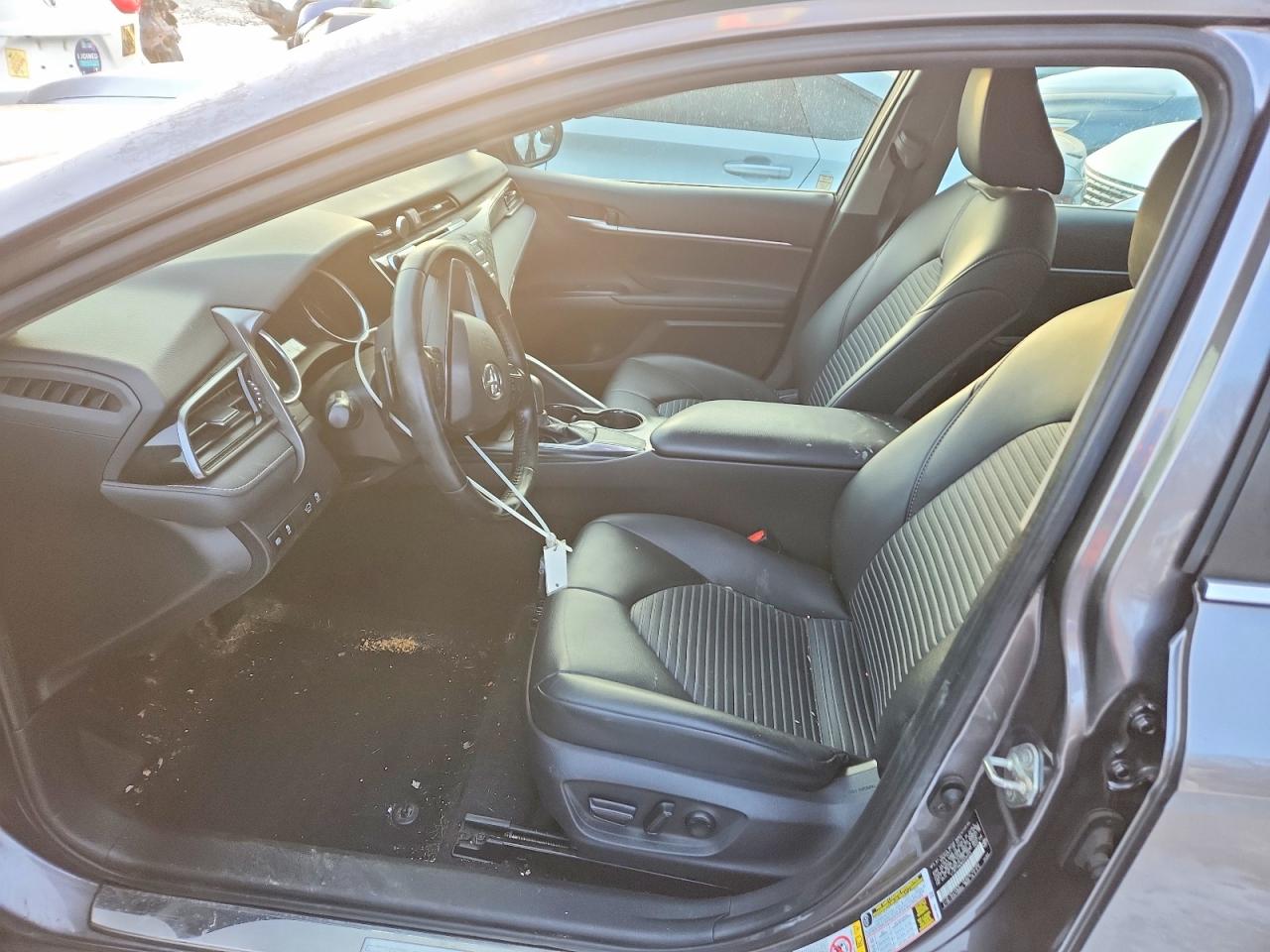 2019 TOYOTA CAMRY photo 7