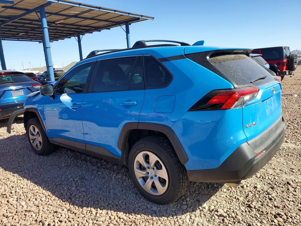 2021 TOYOTA RAV4 LE photo 4
