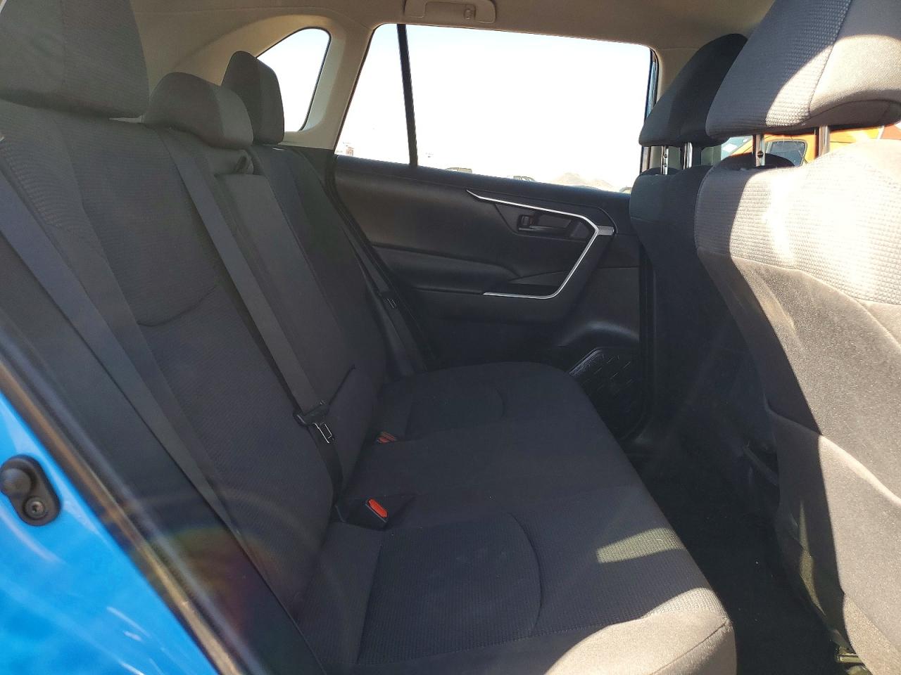 2021 TOYOTA RAV4 LE photo 28