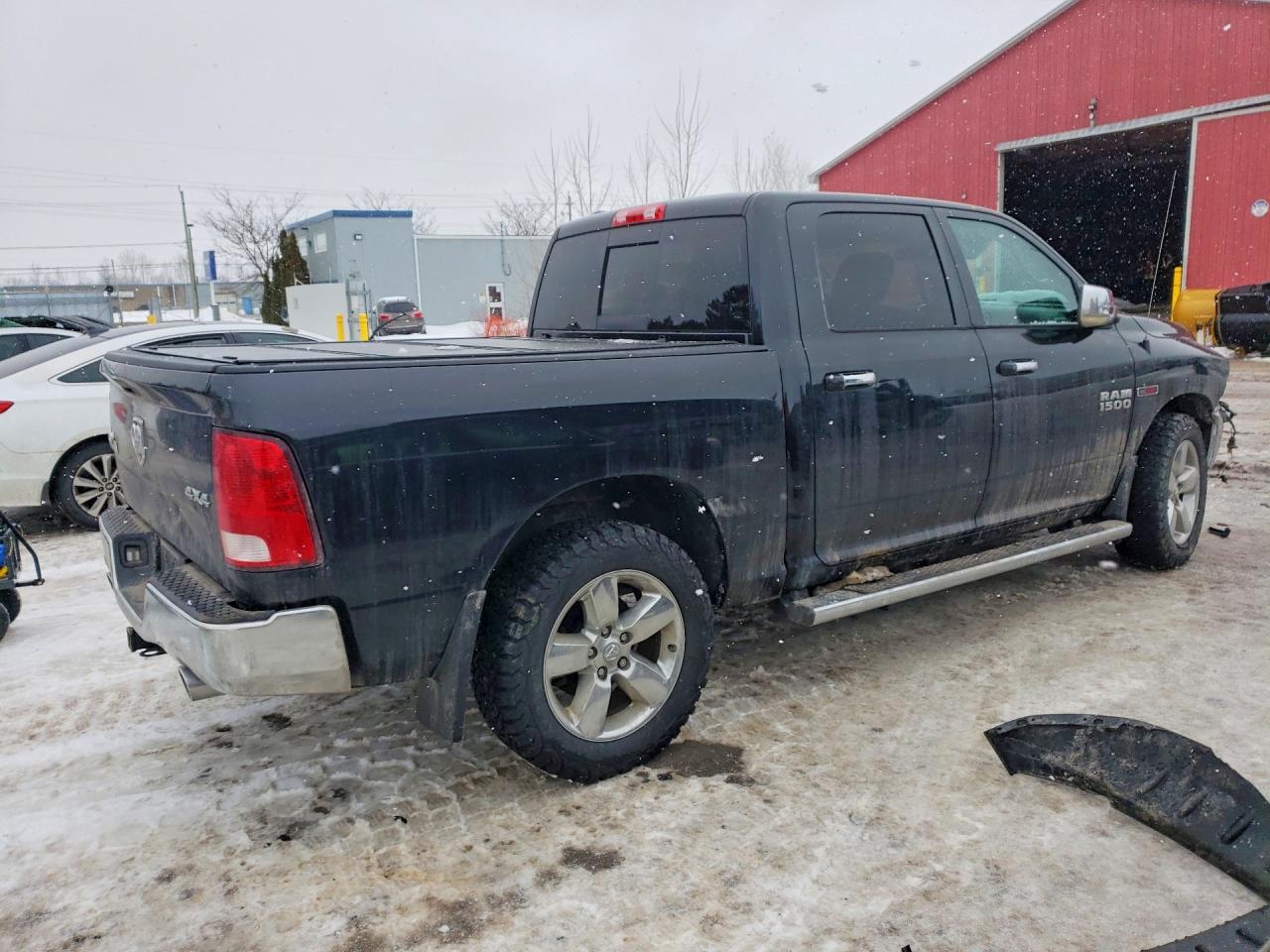 2016 RAM 1500 SLT photo 3