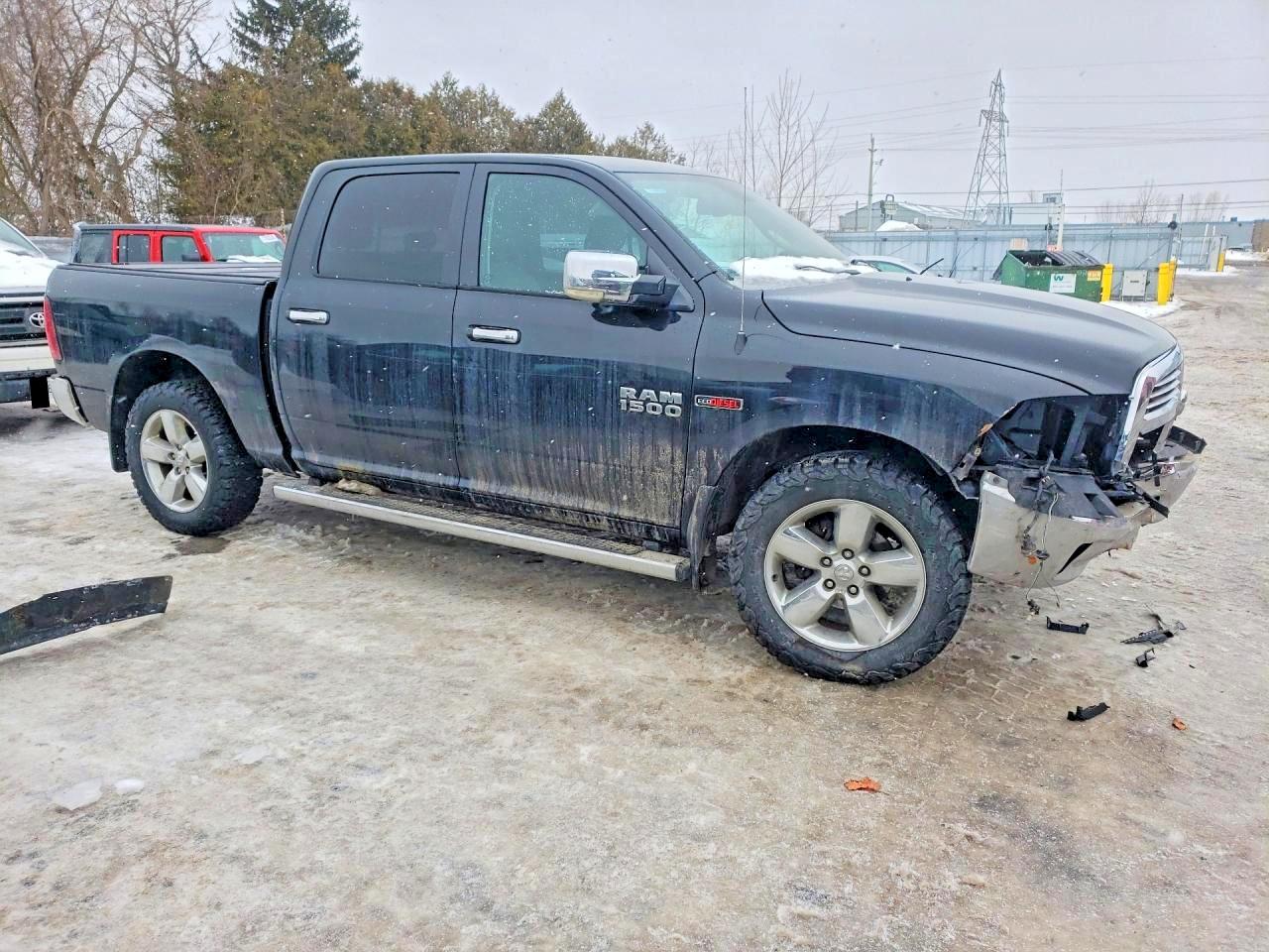 2016 RAM 1500 SLT photo 4
