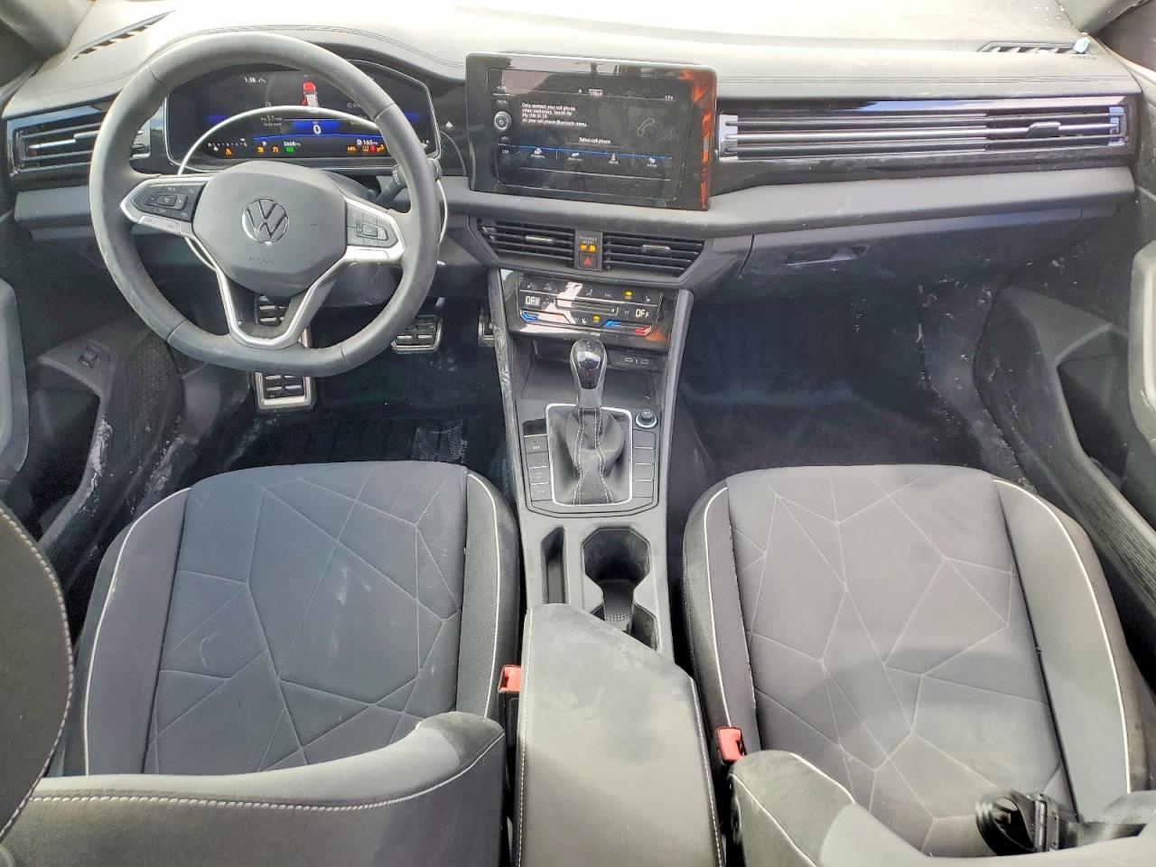 2025 VOLKSWAGEN JETTA SPORT photo 15