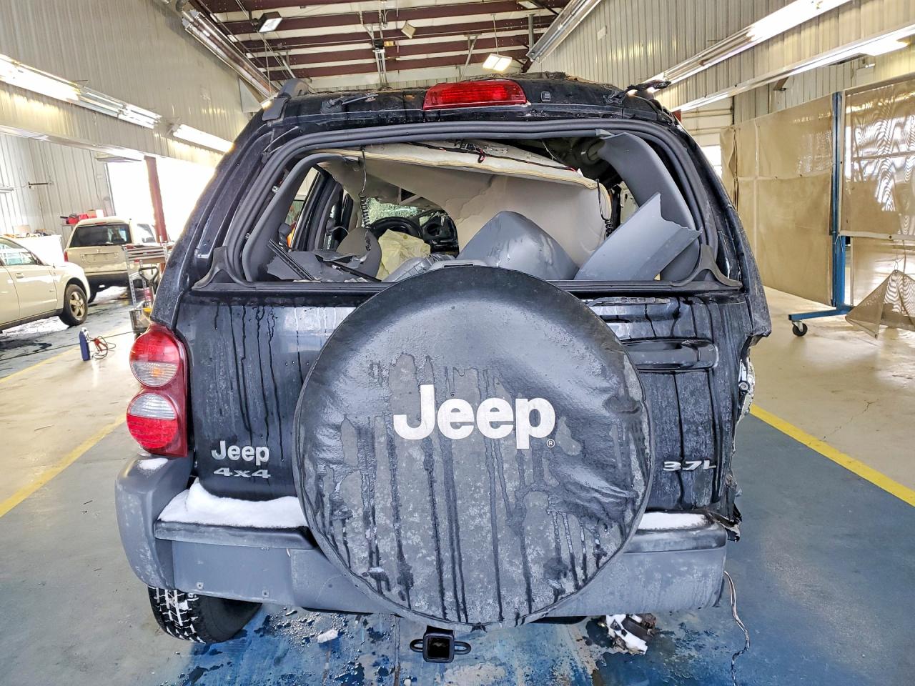 2005 JEEP LIBERTY SPORT photo 16