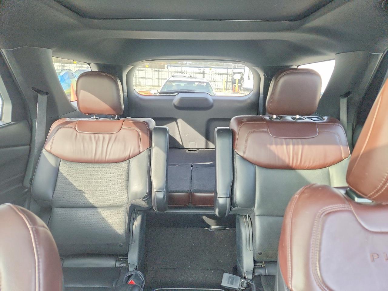 2021 FORD EXPLORER PLATINUM photo 10