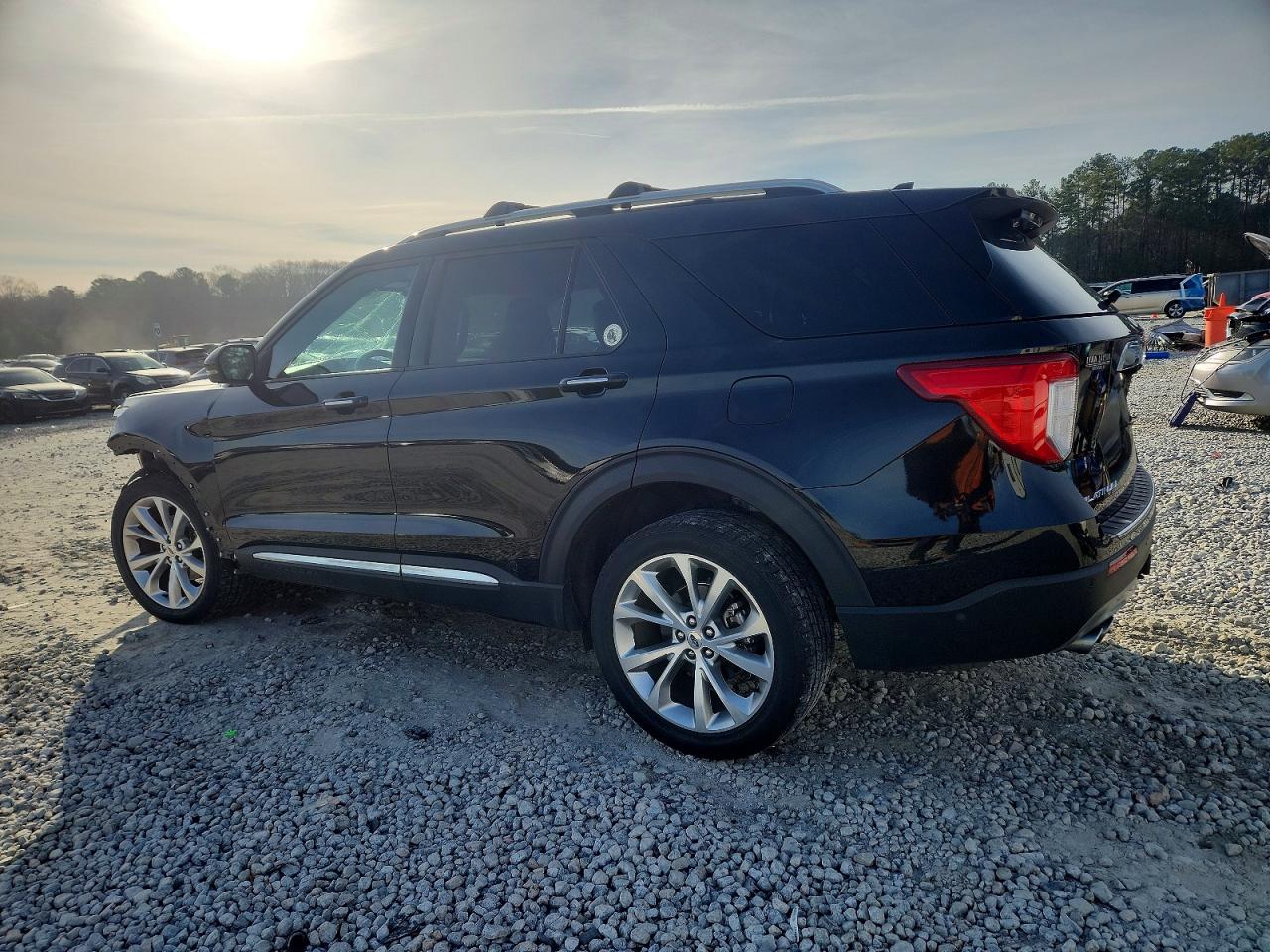 2021 FORD EXPLORER PLATINUM photo 2