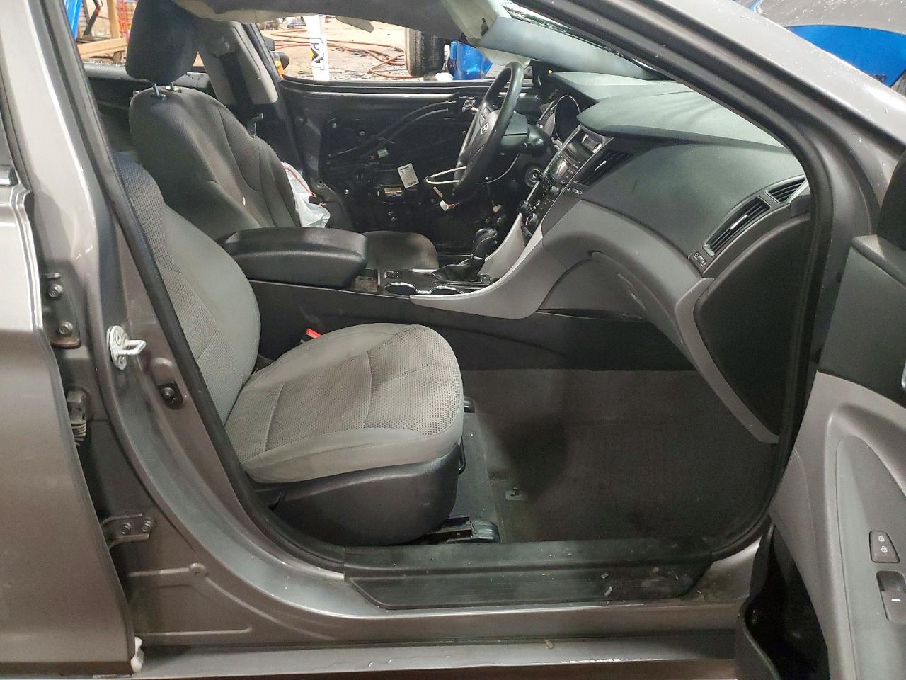 2013 HYUNDAI SONATA GLS photo 13