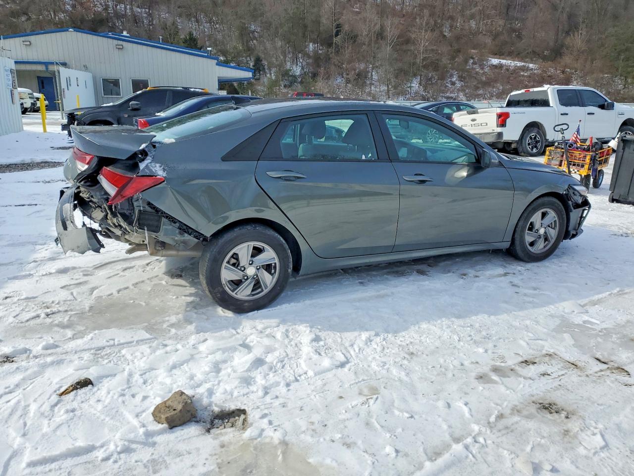 2025 HYUNDAI ELANTRA SE photo 3