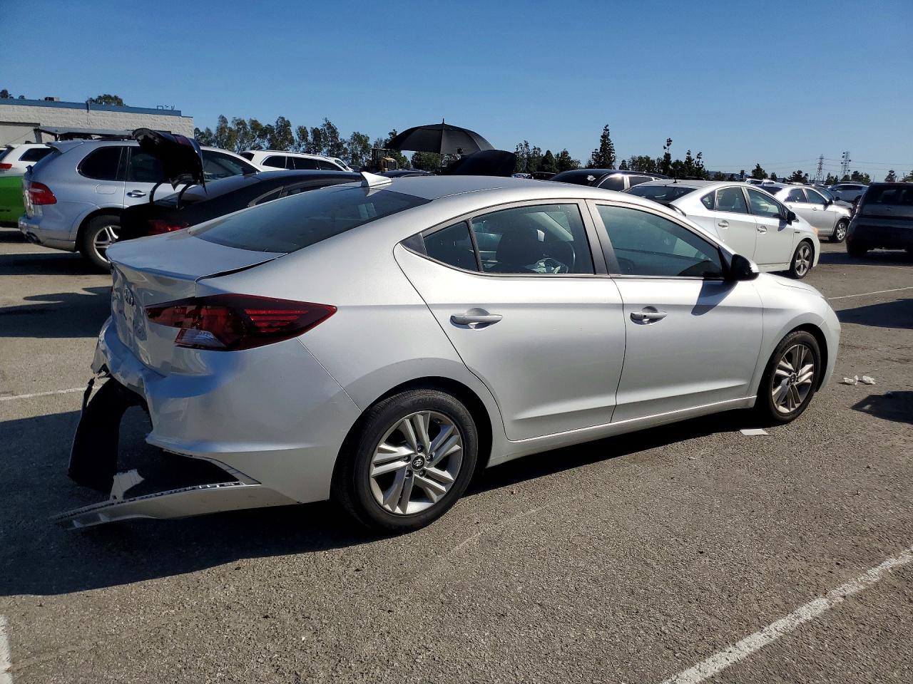 2020 HYUNDAI ELANTRA SEL photo 3