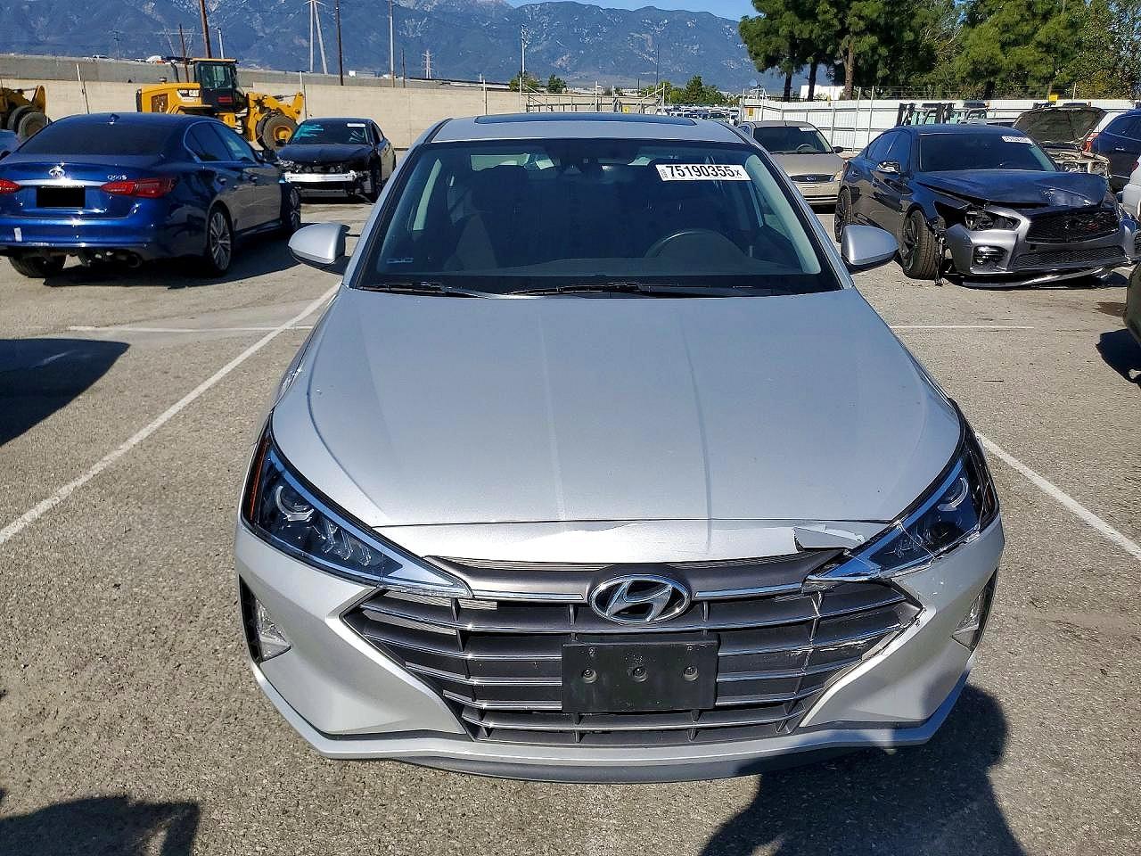 2020 HYUNDAI ELANTRA SEL photo 5