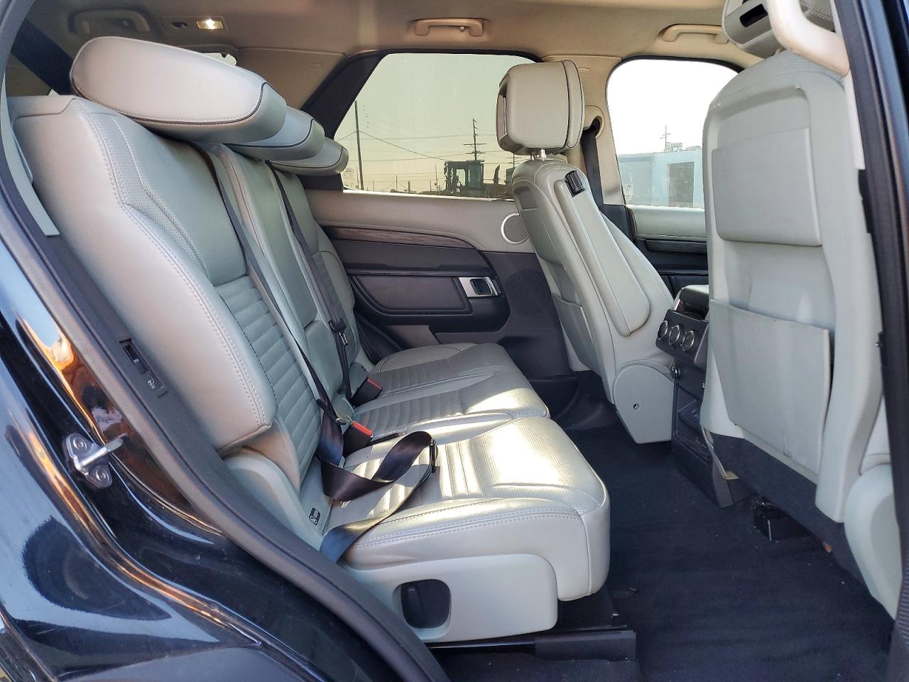 2017 LAND ROVER DISCOVERY HSE LUXURY photo 21