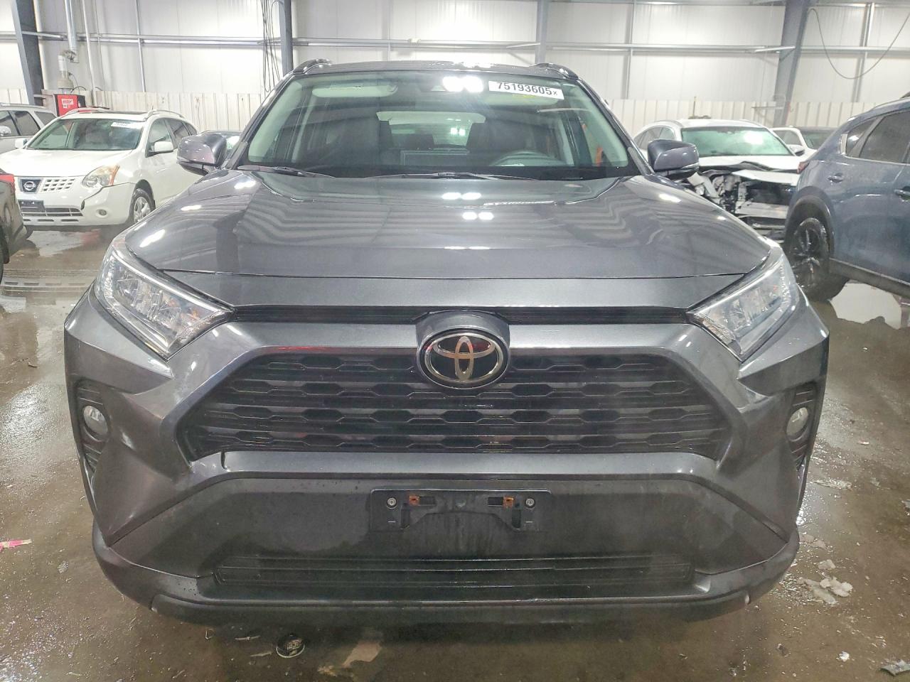 2021 TOYOTA RAV4 XLE photo 13
