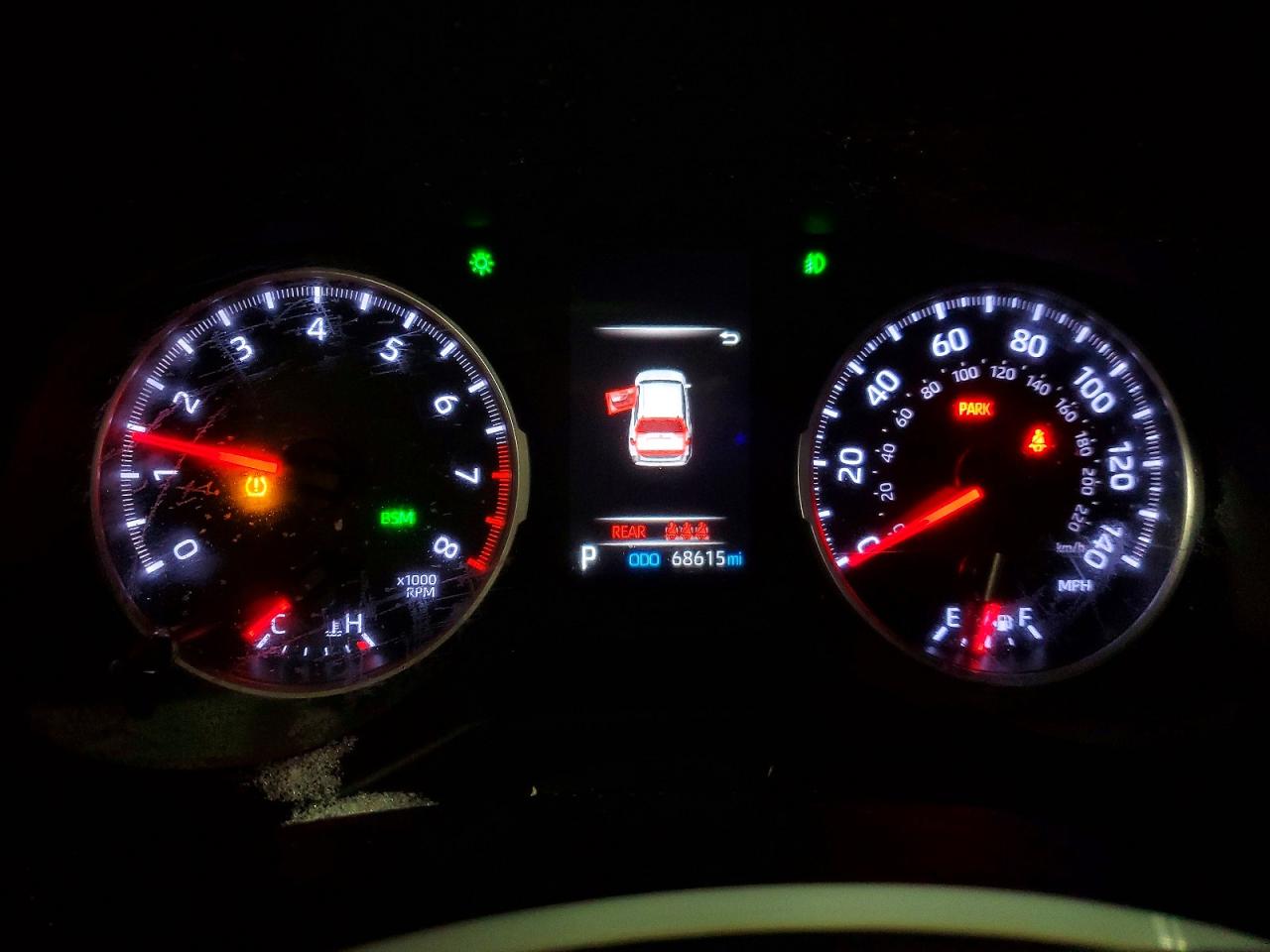 2021 TOYOTA RAV4 XLE photo 25