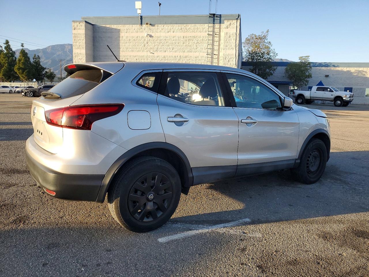 2019 NISSAN ROGUE SPORT S photo 3